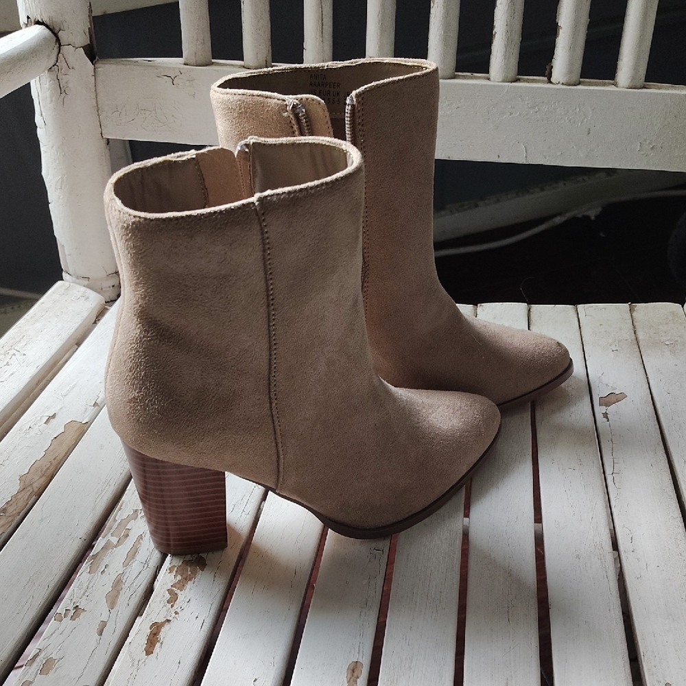 Anita Chic Beige Heeled Boots